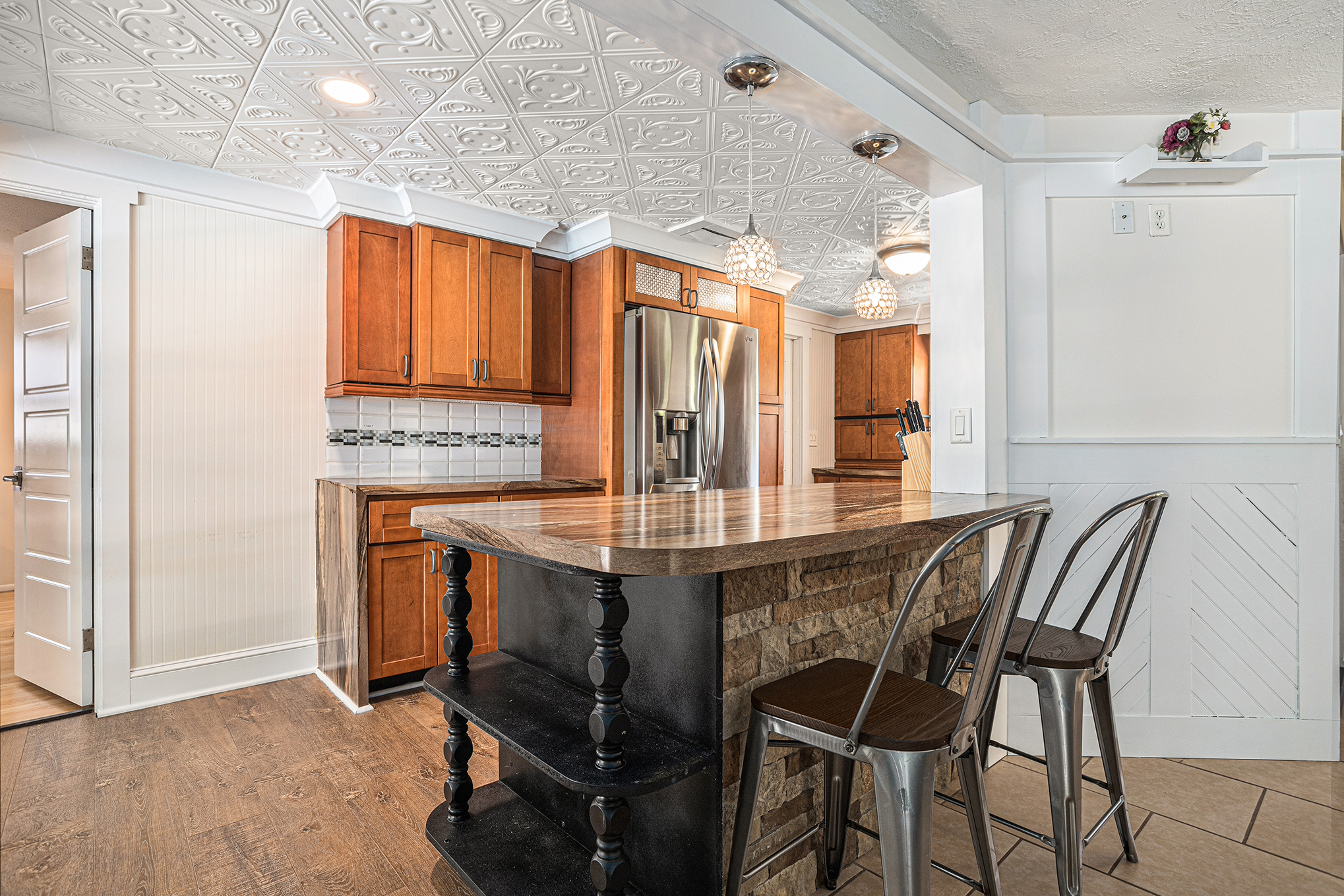 Kitchen island with bar seating